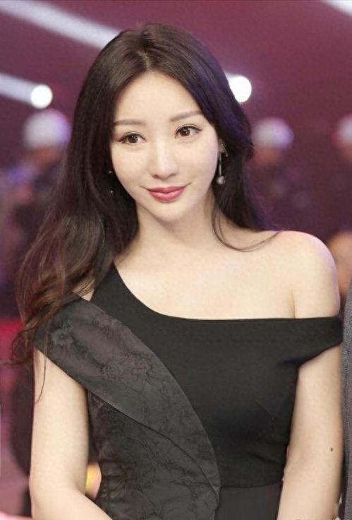 娱乐柳岩,从性感女神到全能艺人，她的人生逆袭之路