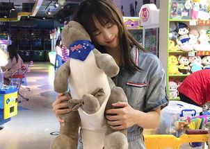 散打哥老婆真真姐背景,散打哥背后的神秘力量，揭秘她的传奇人生